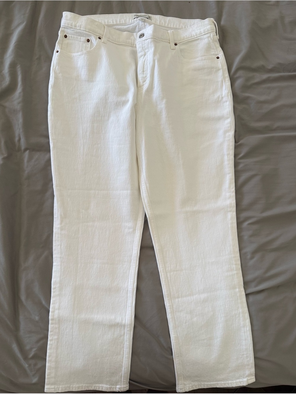 Abercrombie & Fitch Women's White Straight-Leg Jeans